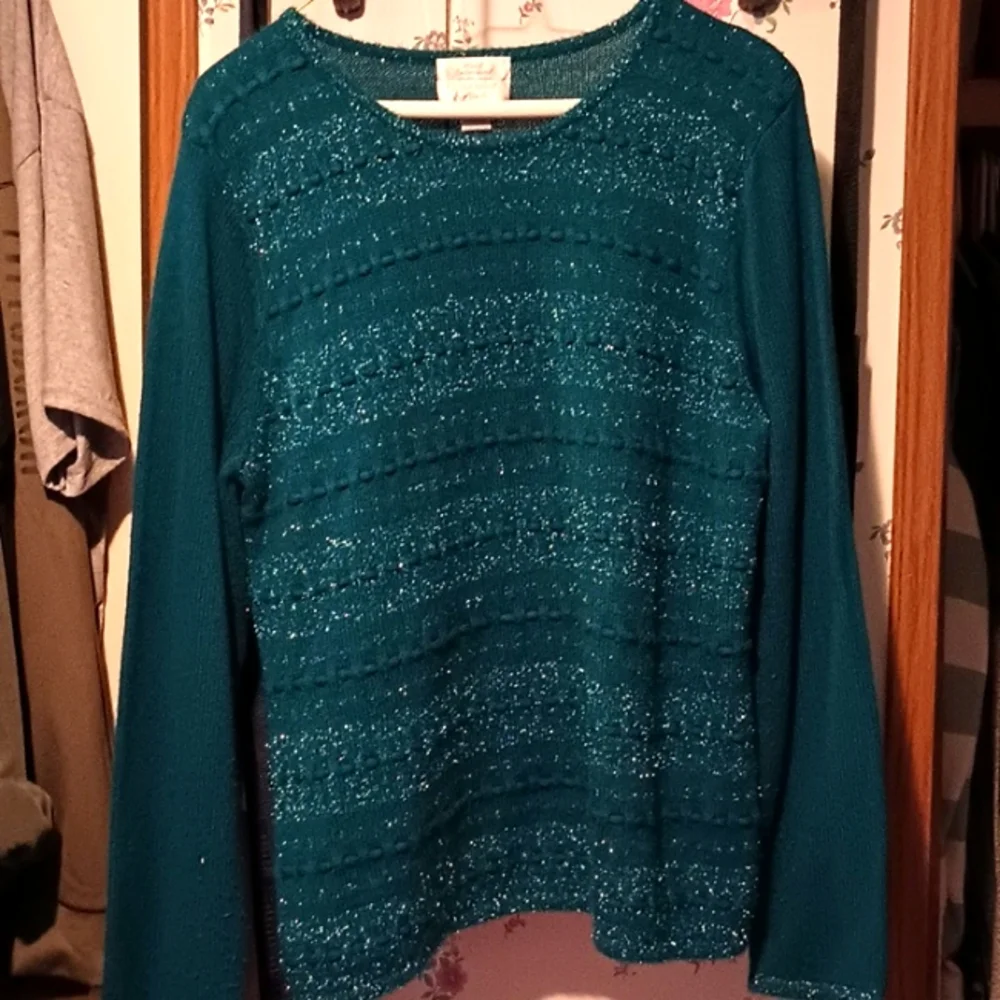 Sweater - Picture 1 of 4